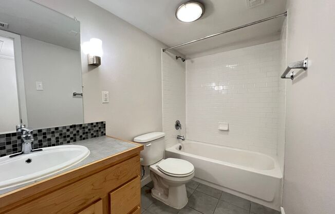 1 bed, 1 bath, 750 sqft, $1,050, Unit ABB-2-211
