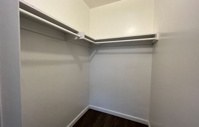 2 beds, 1 bath, $3,195, Unit 1640 Colby Ave Unit 01 ACTIVE