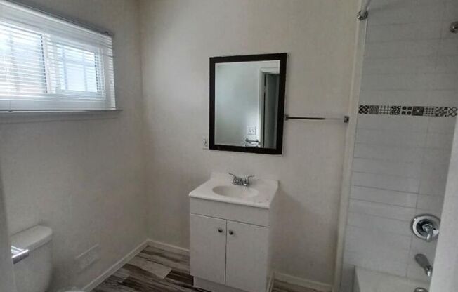 Studio, 1 bath, 350 sqft, $1,650, Unit 49