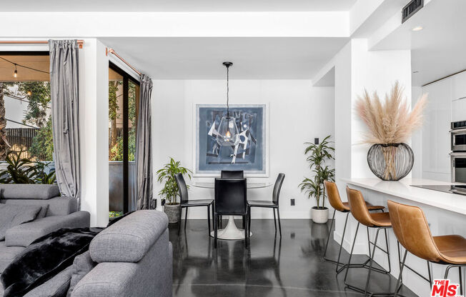 2 beds, 2 baths, 1,212 sqft, $5,000, Unit 116