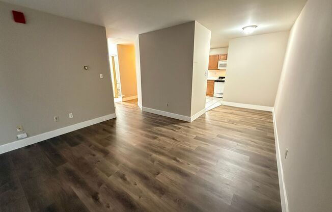 1 bed, 1 bath, $1,095, Unit 103