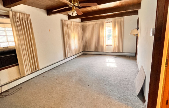 5606/5610 Badger Court