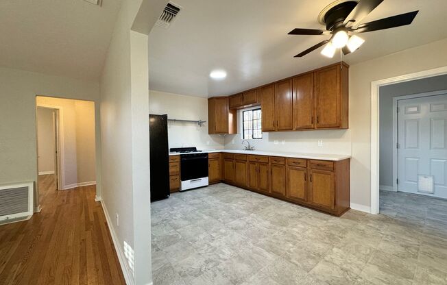 2 beds, 1 bath, $2,295