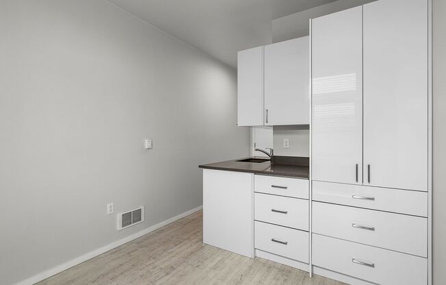 Studio, 1 bath, 190 sqft, $845