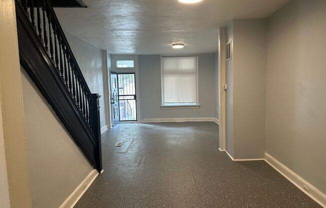 Spacious Home for Rent! Bonus Den Space! W/D Hook-Up! Ceiling Fans! Available Now!