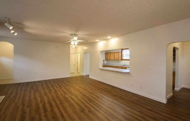 2 beds, 2 baths, 1,650 sqft, $2,135