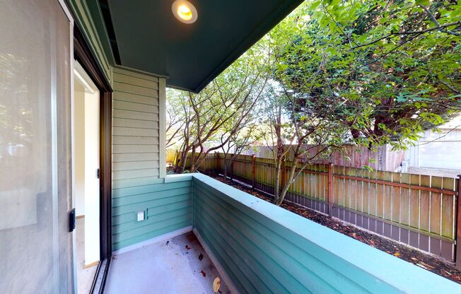 2 beds, 1 bath, 800 sqft, $1,995, Unit 105
