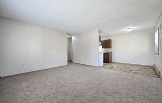 3 beds, 1 bath, 900 sqft, $929, Unit 202