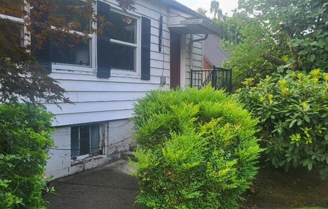 Charming Vintage Three Bedroom In Camas