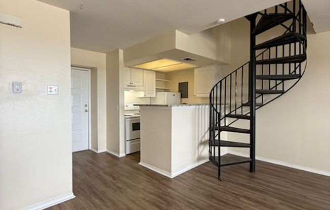 2 beds, 1 bath, 790 sqft, $950, Unit H202