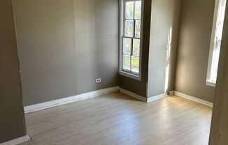 2 beds, 1 bath, $975