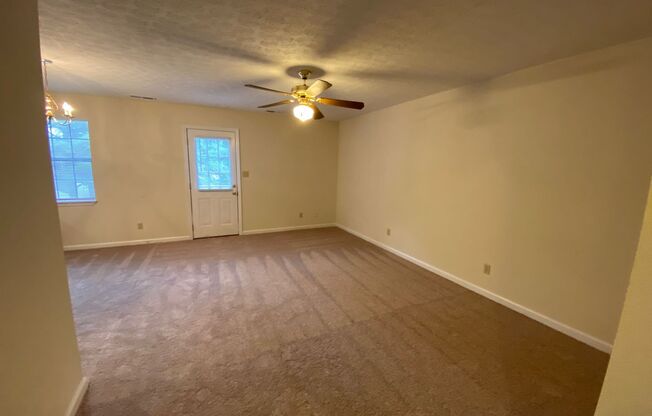 2 beds, 1 bath, 800 sqft, $775, Unit Apt C