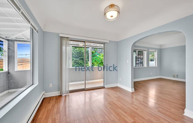 4 BEDS & 2 BATH DUPLEX FOR RENT