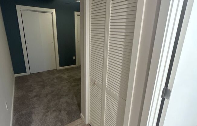 Studio, 1 bath, 500 sqft, $995, Unit 29