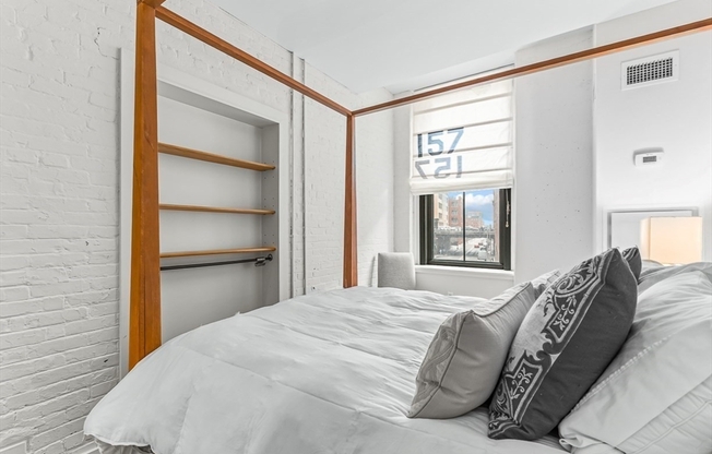 1 bed, 1 bath, 859 sqft, $4,250, Unit 211