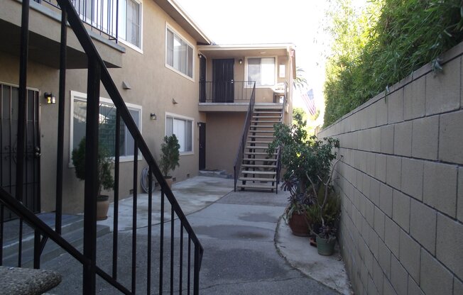231 GRAND AVE