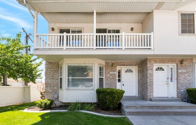 Peaceful Provo Row End Townhome