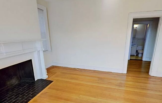 2 beds, 1 bath, 750 sqft, $3,400, Unit 53