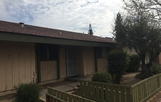 2 beds, 2 baths, 1,000 sqft, $1,550, Unit 6028 N Augusta #101