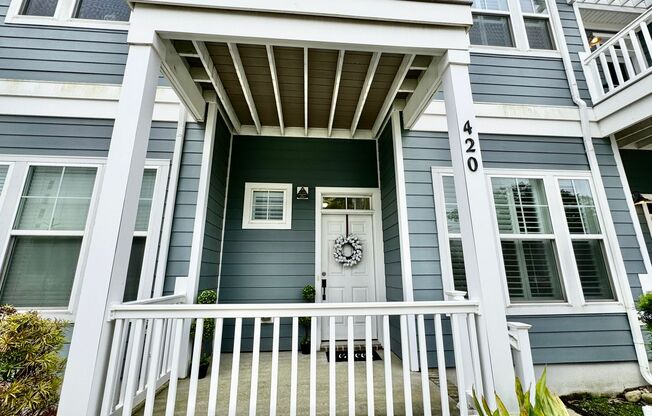 Available NOW in the Vibe District - 3 Blocks to Beaches! Custom Townhome, Two Master Suites, Pet Friendly!
