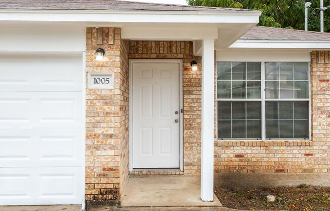 Charming Updated Duplex in New Braunfels, TX