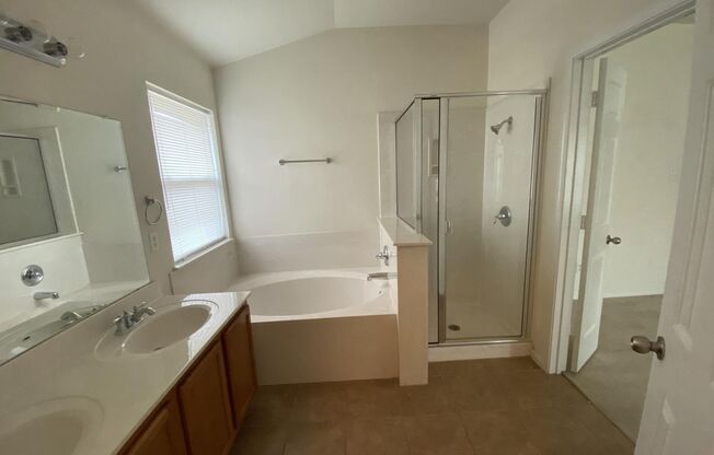 3 beds, 2 baths, $1,525