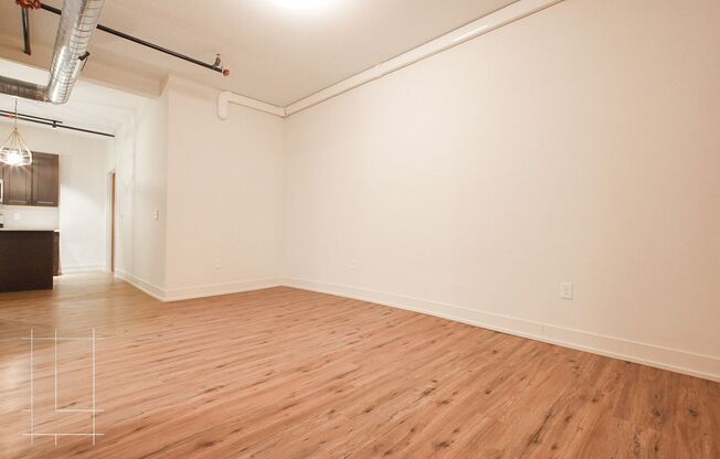 2 beds, 1 bath, $1,584, Unit 875 Michigan Ave Apt. 106
