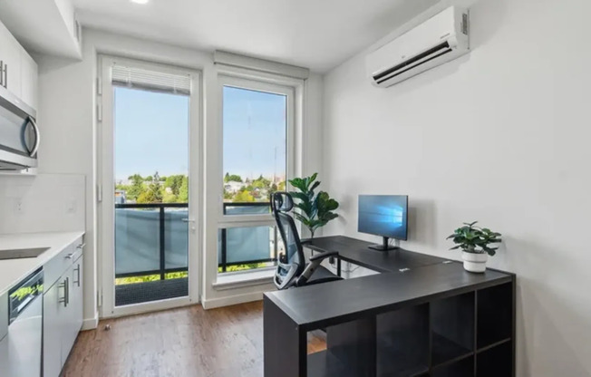 Studio, 1 bath, 331 sqft, $1,950, Unit 824