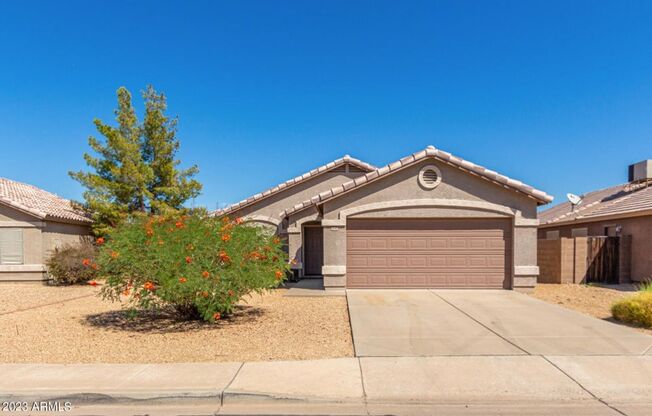 Move In Ready!  3 Bed, 2 Bath w/2 Car Garage
