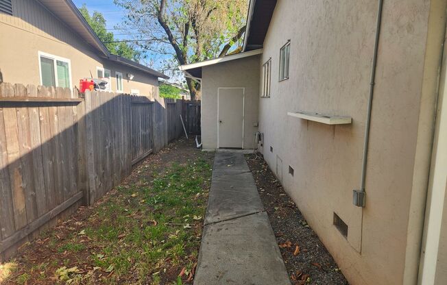 3 beds, 2 baths, $3,300