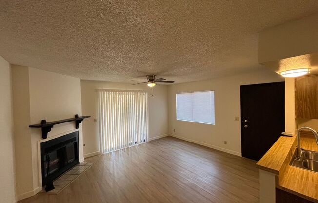 Beautiful 2 Bedrom Unit!
