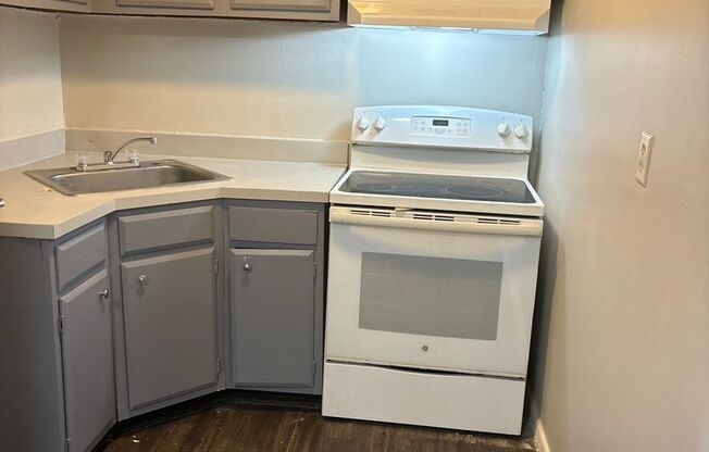 1 bed, 1 bath, 650 sqft, $1,200, Unit 327