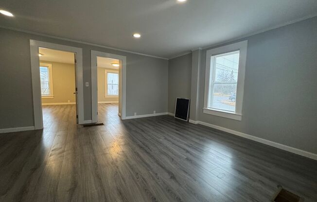 2 beds, 1 bath, 1,000 sqft, $1,600, Unit A