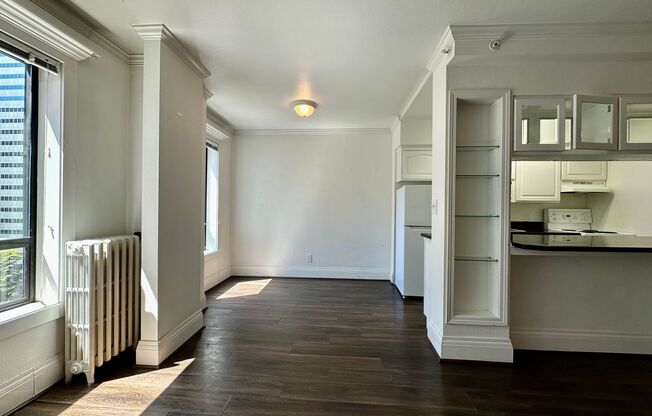 1 bed, 2 baths, 1,298 sqft, $2,450, Unit 0918
