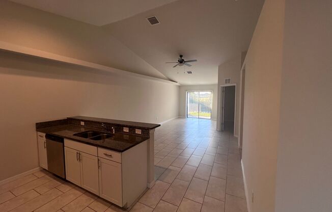 Charming 3-Bed, 2-Bath Duplex in Cape Coral –
