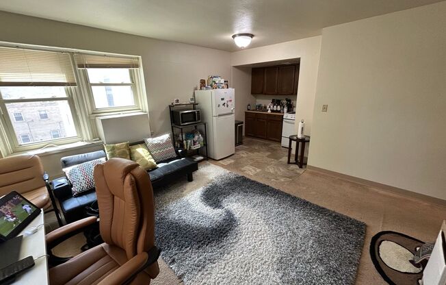 1 bed, 1 bath, $895, Unit 405