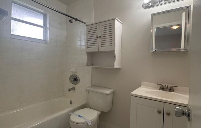 1 bed, 1 bath, 315 sqft, $1,500, Unit 122