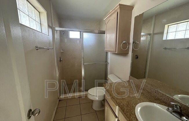 3 beds, 2 baths, $1,050