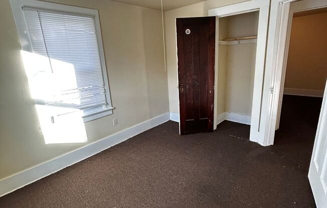 3 beds, 1 bath, $1,300