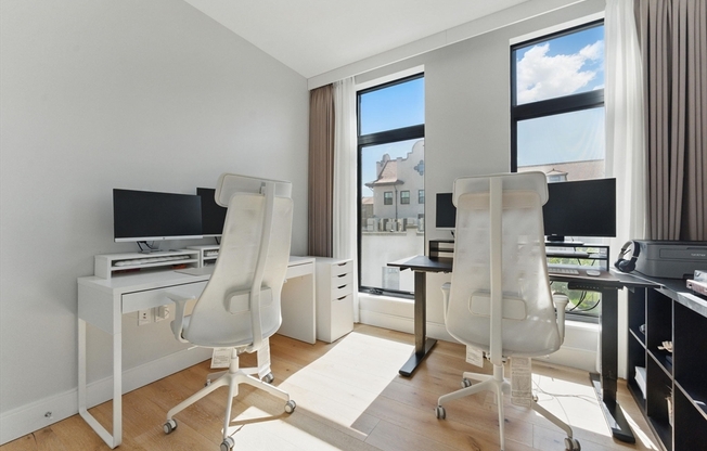 2 beds, 2 baths, 946 sqft, $4,500, Unit 524