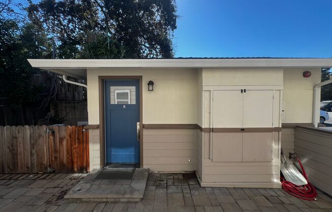 2025 Avy Ave, Menlo Park, CA 94025