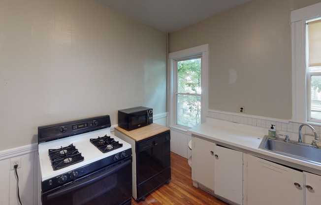 4 beds, 1 bath, $4,800, Unit 1