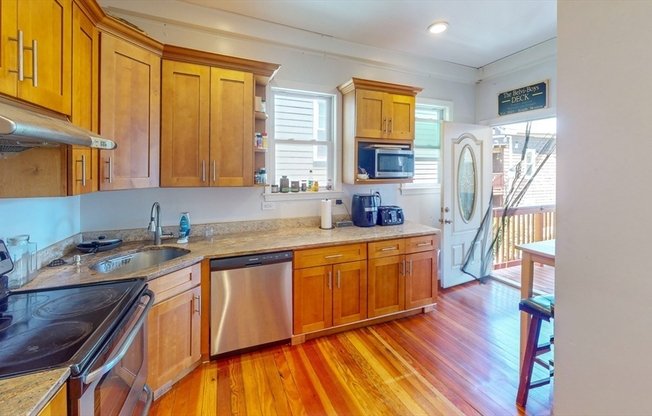 16 Carpenter St 1D