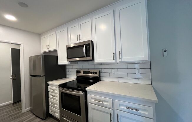 1 bed, 1 bath, 695 sqft, $1,998, Unit 317