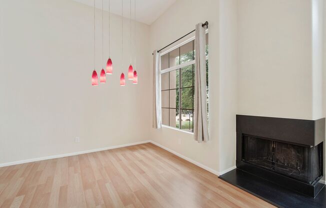 2 beds, 2 baths, $2,000, Unit Unit 2093