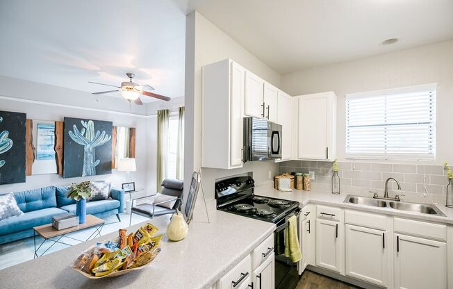 1 bed, 1 bath, 781 sqft, $1,104