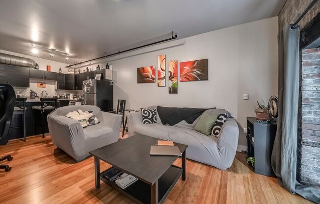 1 bed, 1 bath, 900 sqft, $1,600, Unit 3010-202