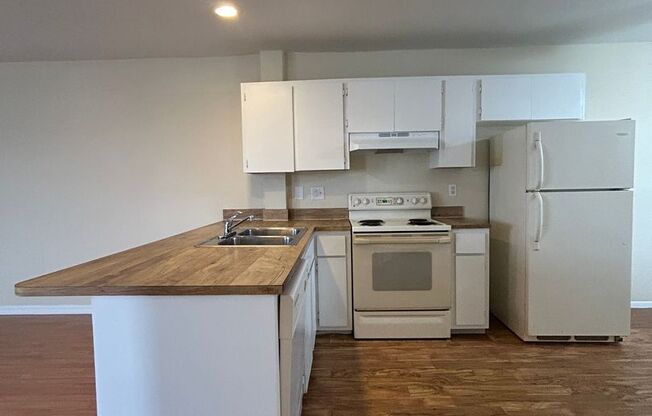 1/1 Apartment with Screen Lanai