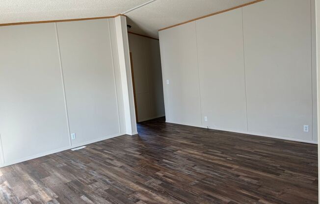 3 bedroom 2 bathroom Modular Home in Babcock Vista!