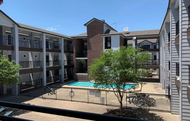 2 beds, 2.5 baths, $2,300, Unit # 213